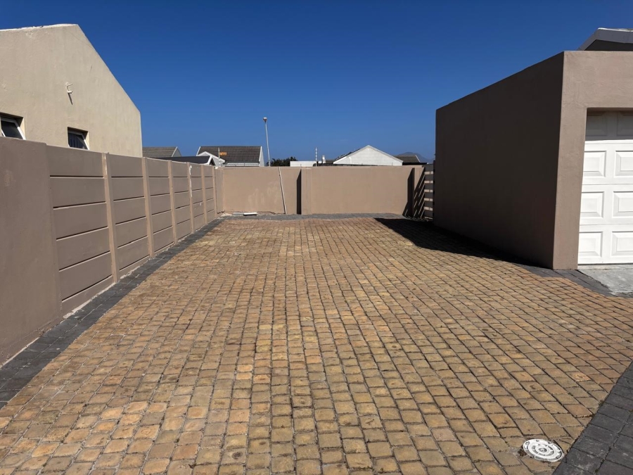 To Let 3 Bedroom Property for Rent in Muizenberg Western Cape